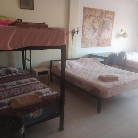 Artem'S Guesthouse Jomtien Exterior foto