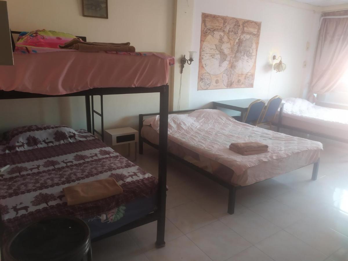 Artem'S Guesthouse Jomtien Exterior foto