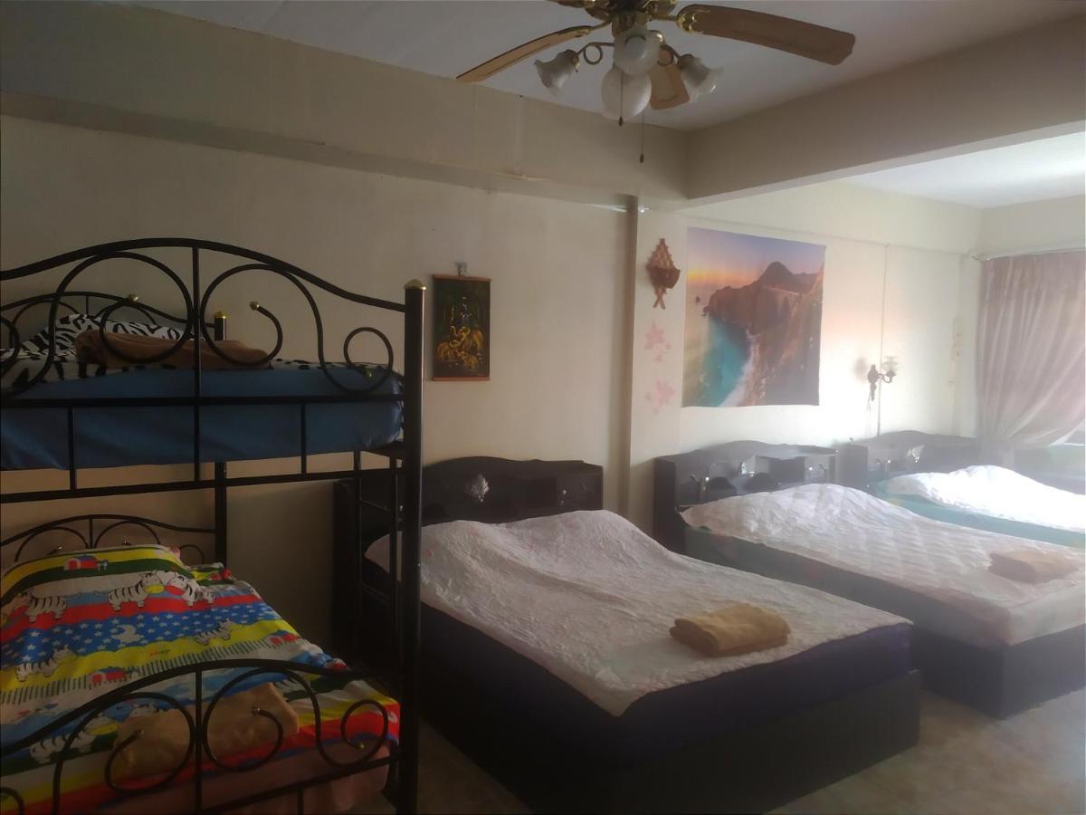 Artem'S Guesthouse Jomtien Exterior foto